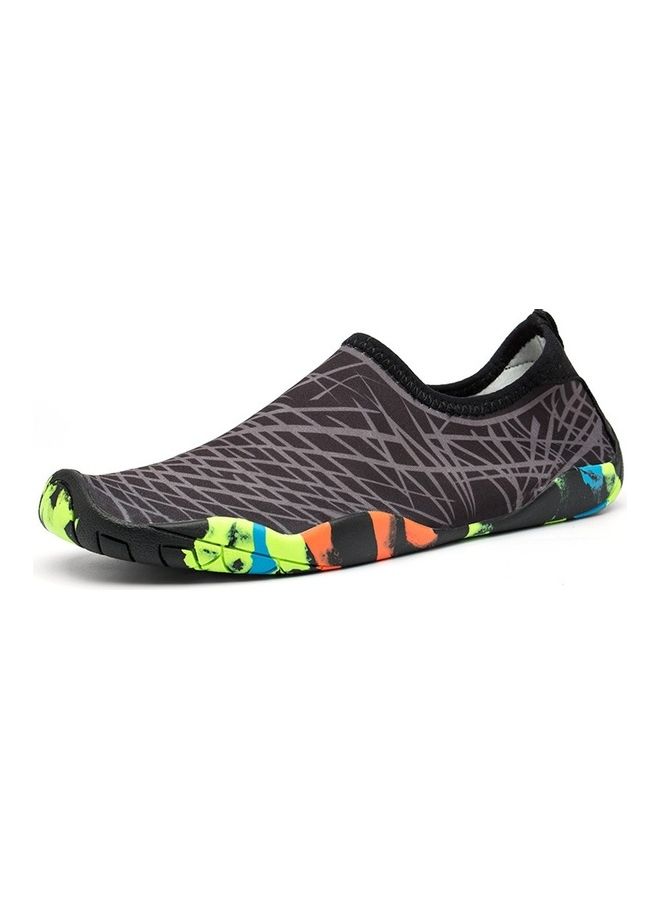 NIBEMINENT Pair Of Non-Slip Diving Shoes - Image 1