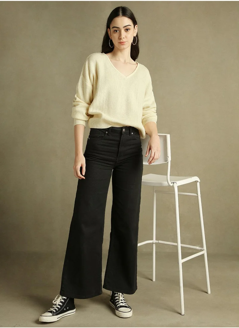 دينيس لينغو Women's Off White 100% Acrylic Solid Regular Fit Sweater