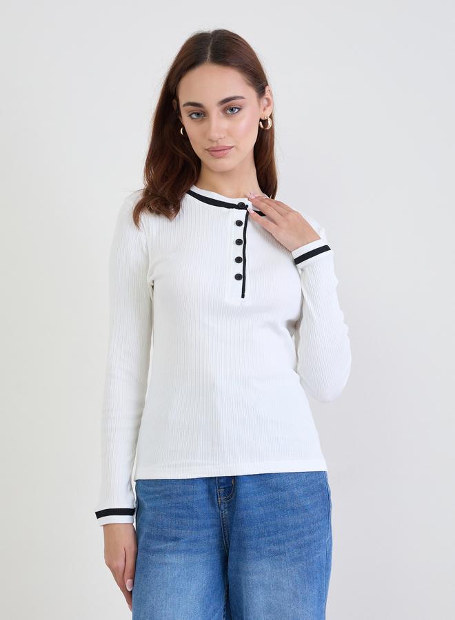 ستايلي بلوزة محبوك مضلع بلون أوف وايت مع حواف سوداء - Image 3