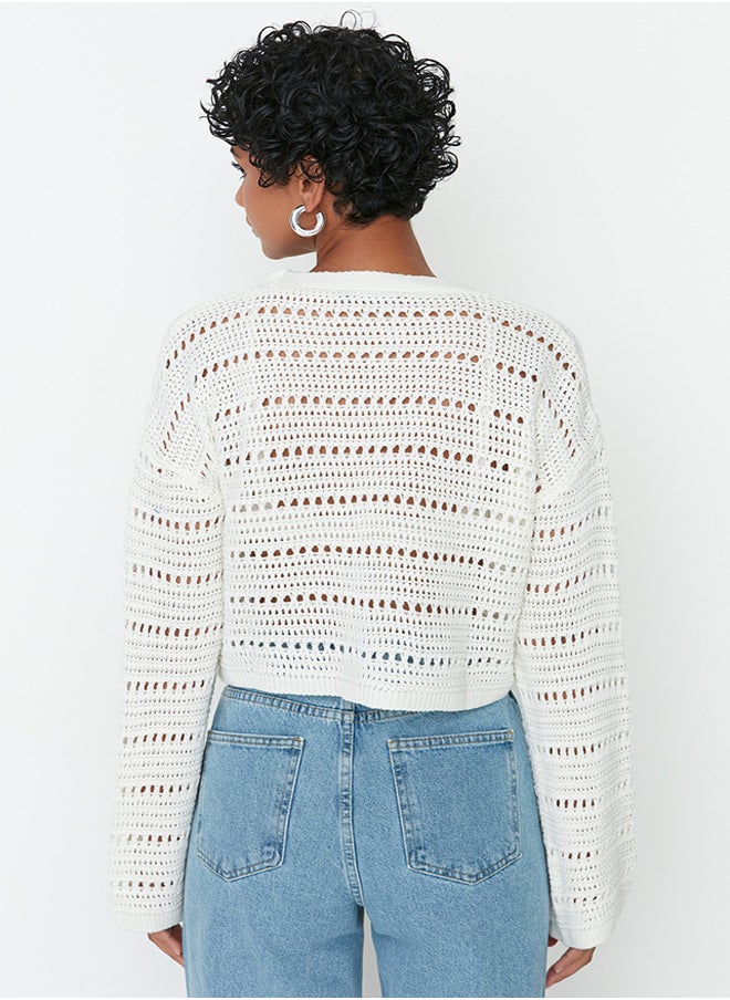 Ecru Crop Openwork/Perforated V-Neck TWOAW23HI00203 - pzsku/Z2D16CAFA6C46425AF94FZ/45/_/1730941913/4b79208b-361e-4d52-b1c7-a9e161fe55cc