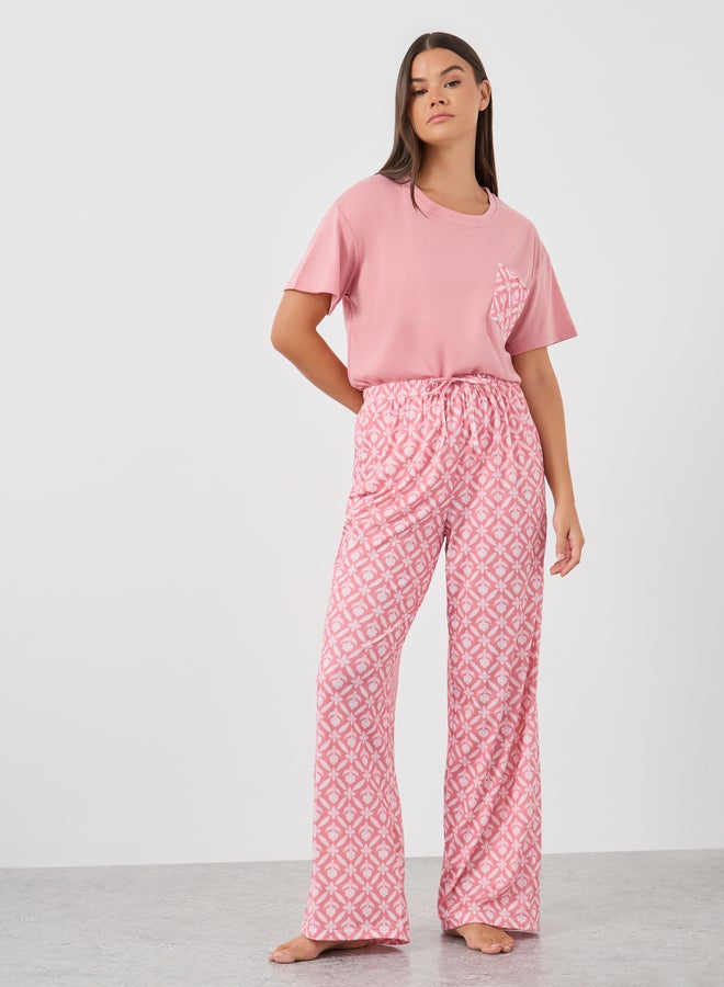 Styli Printed Pocket Round Neck T-Shirt and Pyjama Set - Image 5