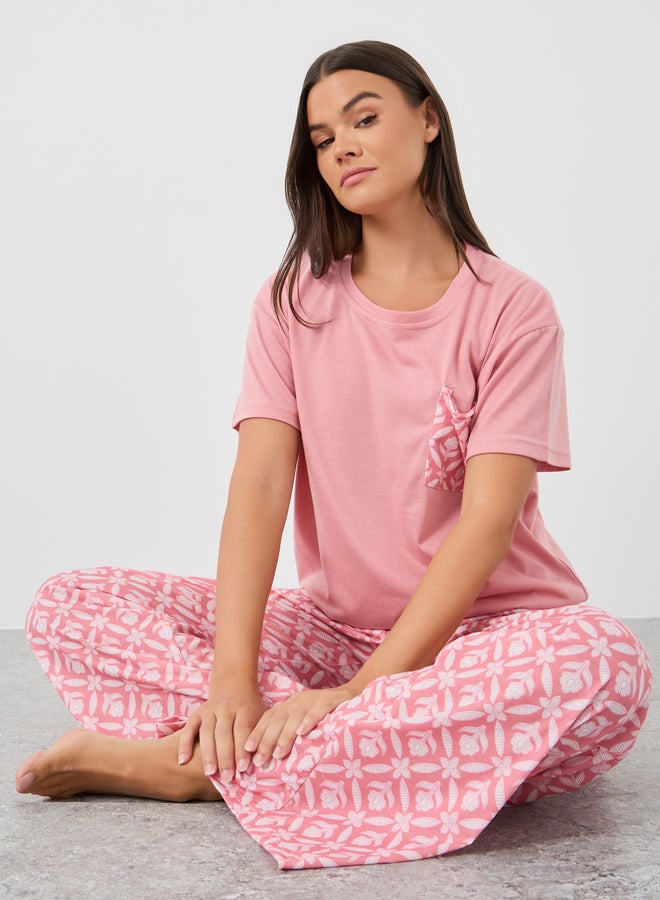 Styli Printed Pocket Round Neck T-Shirt and Pyjama Set - Image 1