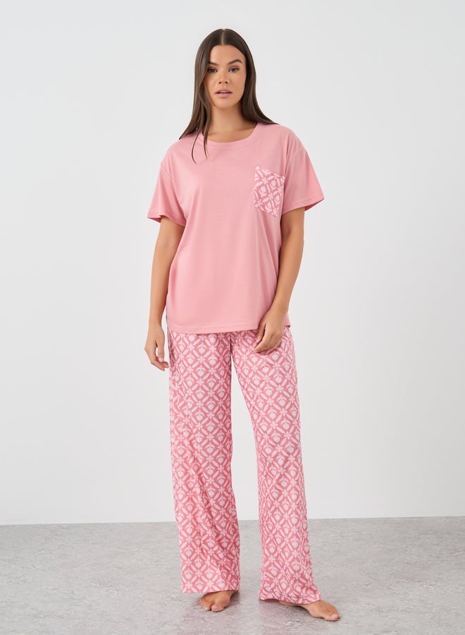 Styli Printed Pocket Round Neck T-Shirt and Pyjama Set - Image 2