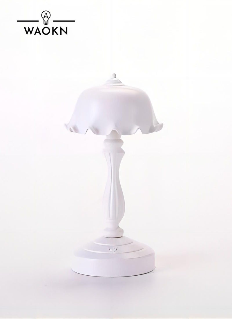 WAOKN Vintage Table Lamp Ins Lotus Leaf Small Night Lamp Lovely Girl Romantic Bedroom Creative Lighting Nordic Style Mini Night Light 
