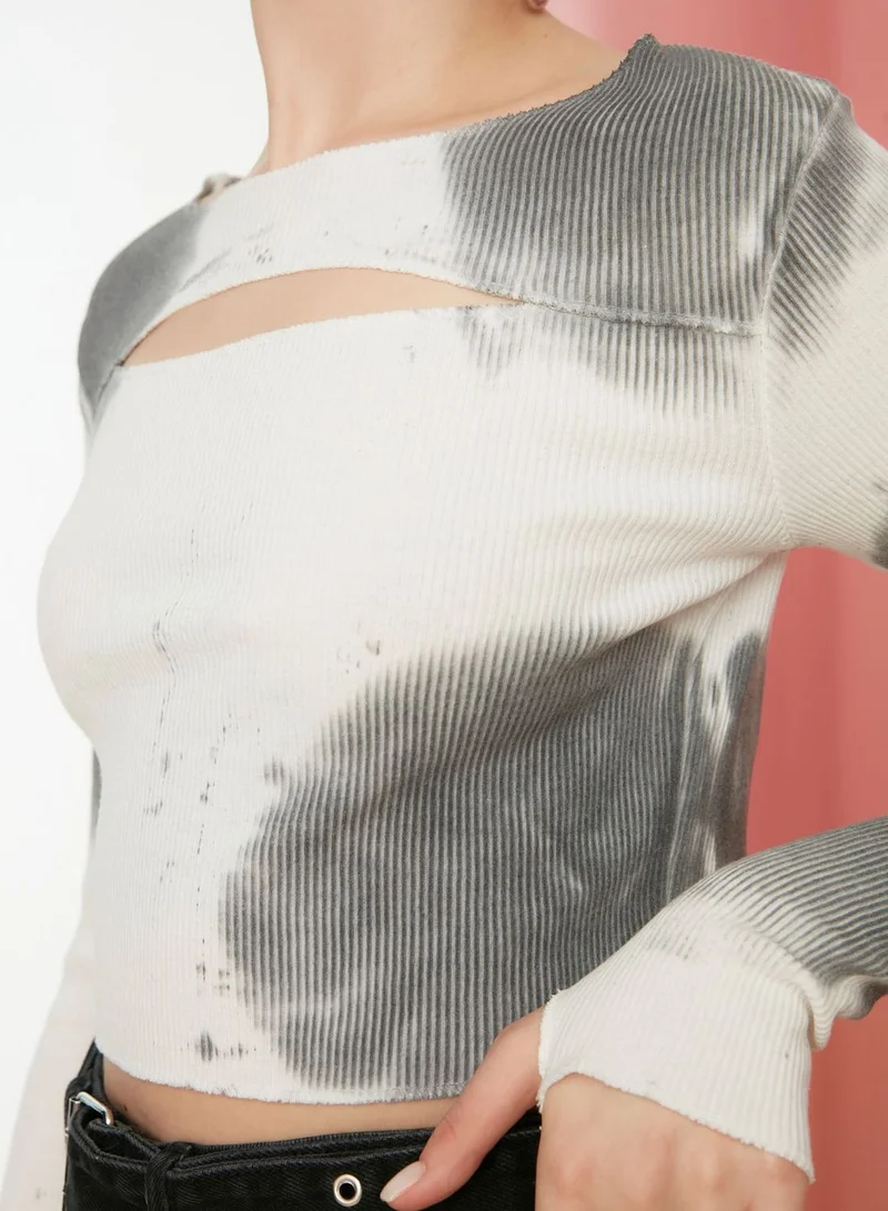 trendyol Cut Out Detail Ribbed Crop Top