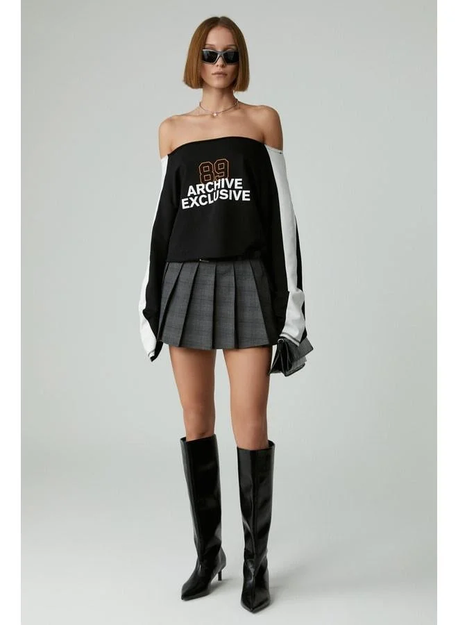 Ethiquet ASENSIO Women's Asymmetric Collared Sleeveless Open-Shoulder Printed Black Sweatshirt.