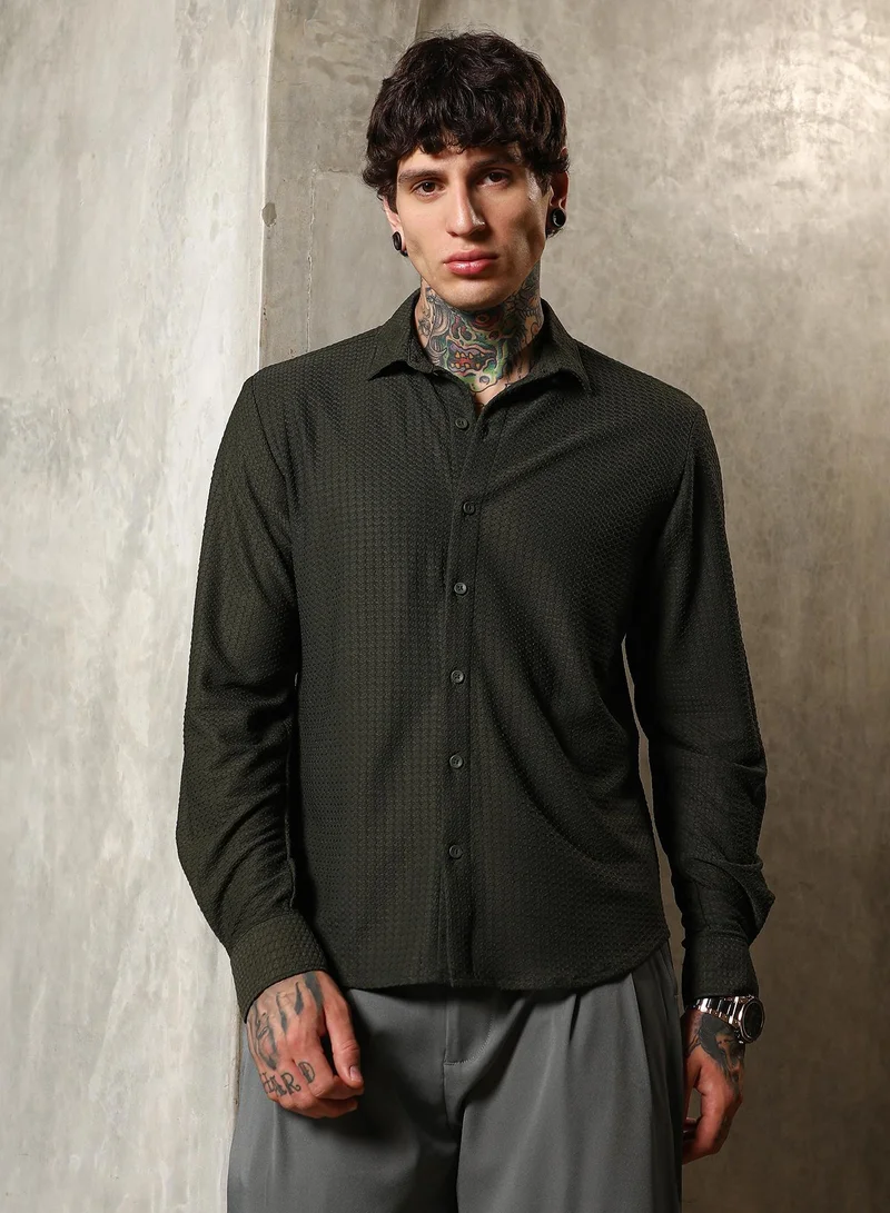 كامبوس سوترا قميص رجالي أخضر عشبي بنقشة شبكية بياقة عادية وأكمام طويلة بأزرار مناسب للارتداء اليومي
