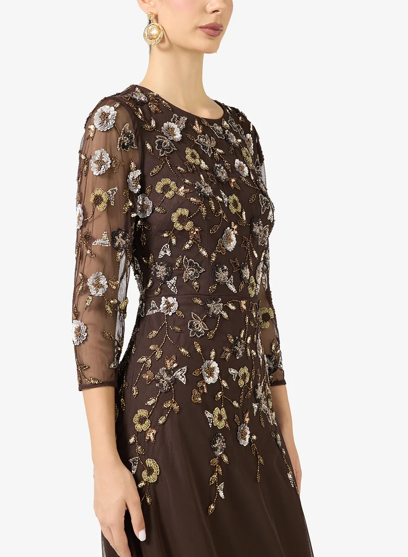 ادريانا بابيل فستان ماكسي بأكمام شبكية مزينة