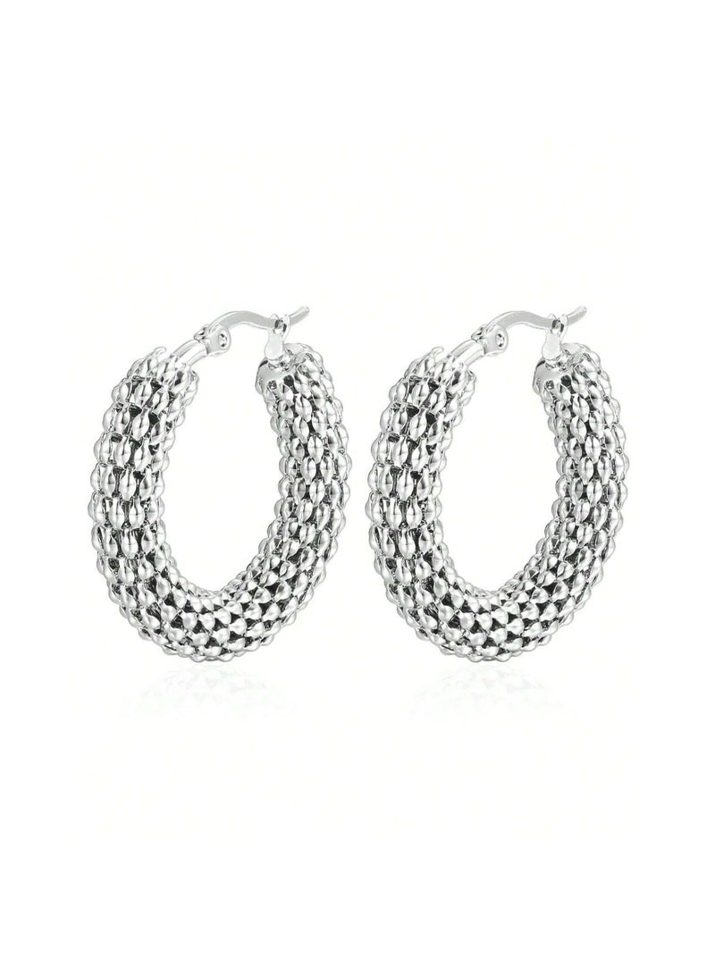 إيكوال حلق اذن نسائي دائري من الاستانلس ستيل أنيق باللون الفضي - Image 2