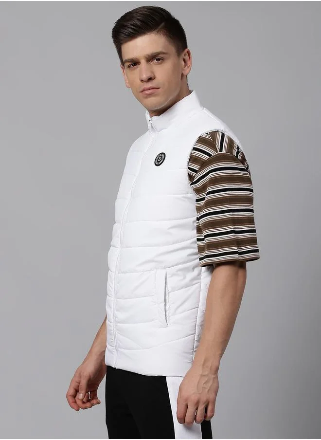 دينيس لينغو White Regular Fit Men's Solid Mock Neck Sleeveless Polyester Jacket with Zipper Closure