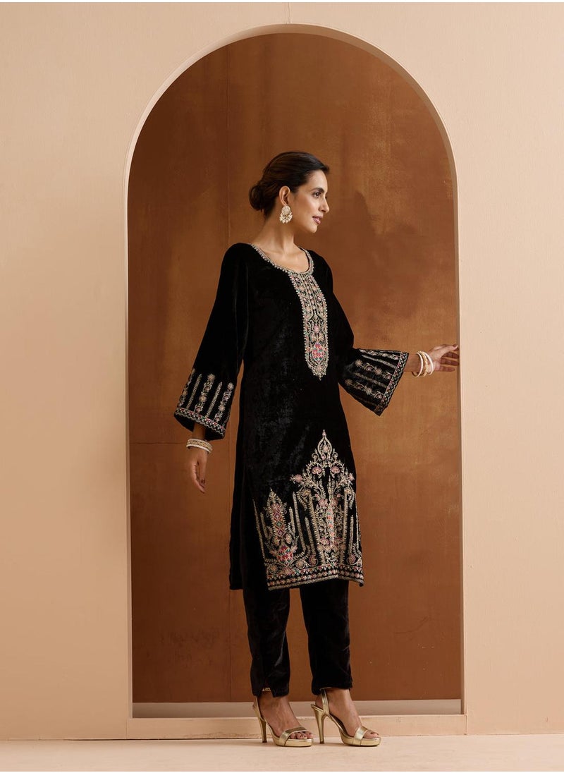 ISHIN Women's Black Velvet Embroidered Tunic Full Length Casual Straight Fit Kurta Set  - Image 5