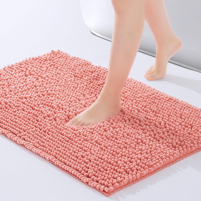 CHENILLE BATHROOM RUGS MAT 32X20 NONSLIP BATH MAT FOR BATHROOM FLOOR BATHTUB WASHABLE SOFT SHOWER SHAG BATH RUGS DURABLE FLUFFY THICK WATER ABSORBENT MICROFIBER SHOWER MAT CORAL