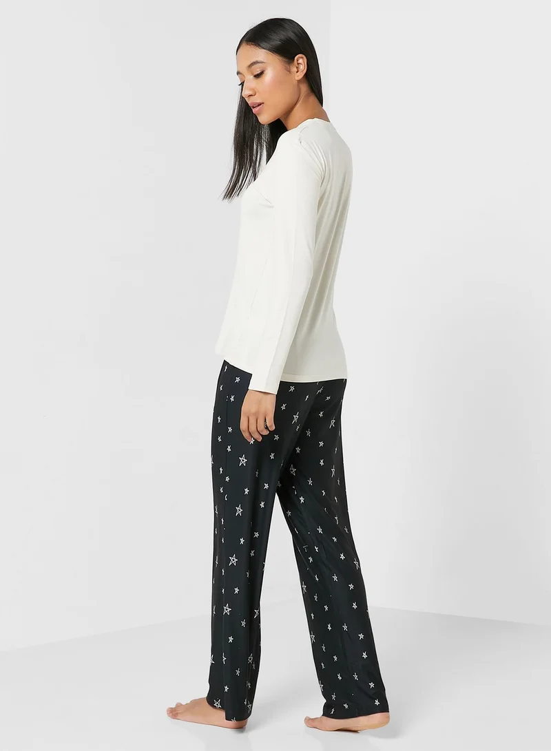 Loungeable Round Neck T-Shirt & Pyjama Set
