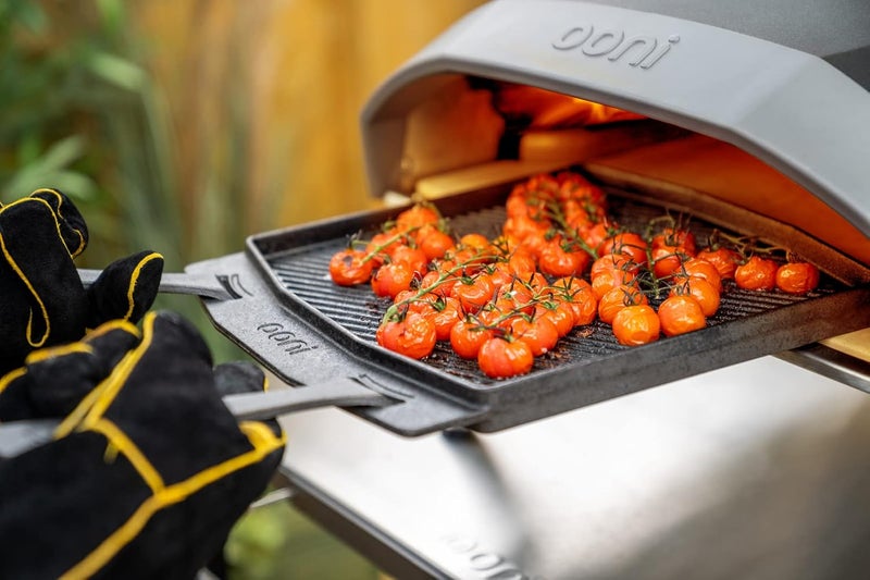 ooni Cast Iron Dual-Sided Grizzler Plate - 37 x 33cm Reversible Griddle with Removable Handle and Stainless Steel Trivet, Pre-Seasoned Non-Stick Oven Safe Cookware, Pizza Oven and BBQ Accessories - Image 4