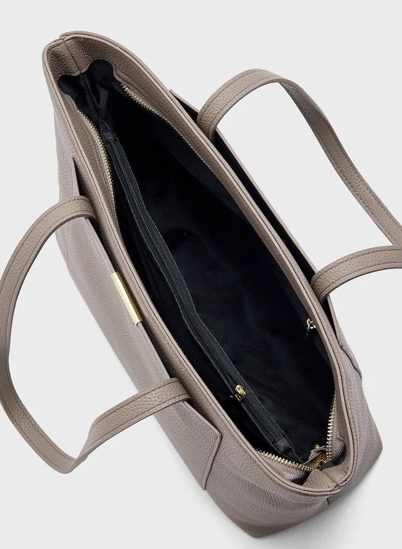 ايلا حقيبة توت أساسية