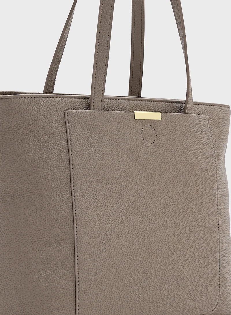 ايلا حقيبة توت أساسية