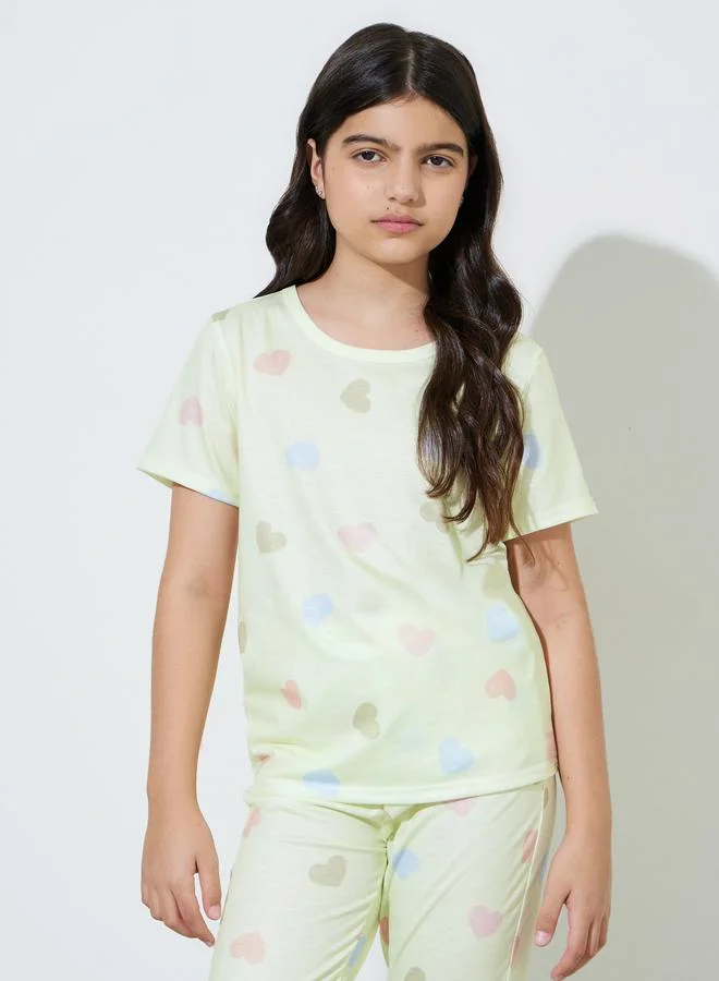 Styli Teen Girls Yellow Heart Print T-Shirt and Cuffed Pants Pyjama Set