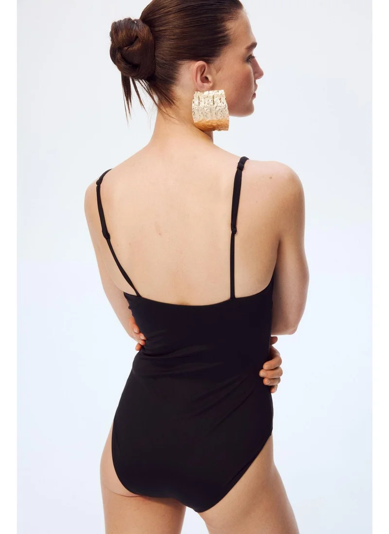 H&M Medium Shape Swimsuit