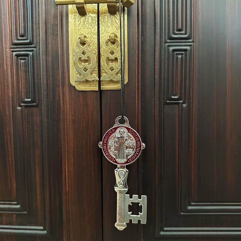 Bovemee طقم 2 قطعة من ميدالية القديس بنديكت مزدوجة الجوانب 4.9 بوصة × 2.9 بوصة - هدية بركة المفاتيح للحماية - ميدالية سان بينيتو لتعليق المنزل والباب - حامل حائط هدايا عيد الفصح الكاثوليكي سان بينيتو - Image 2