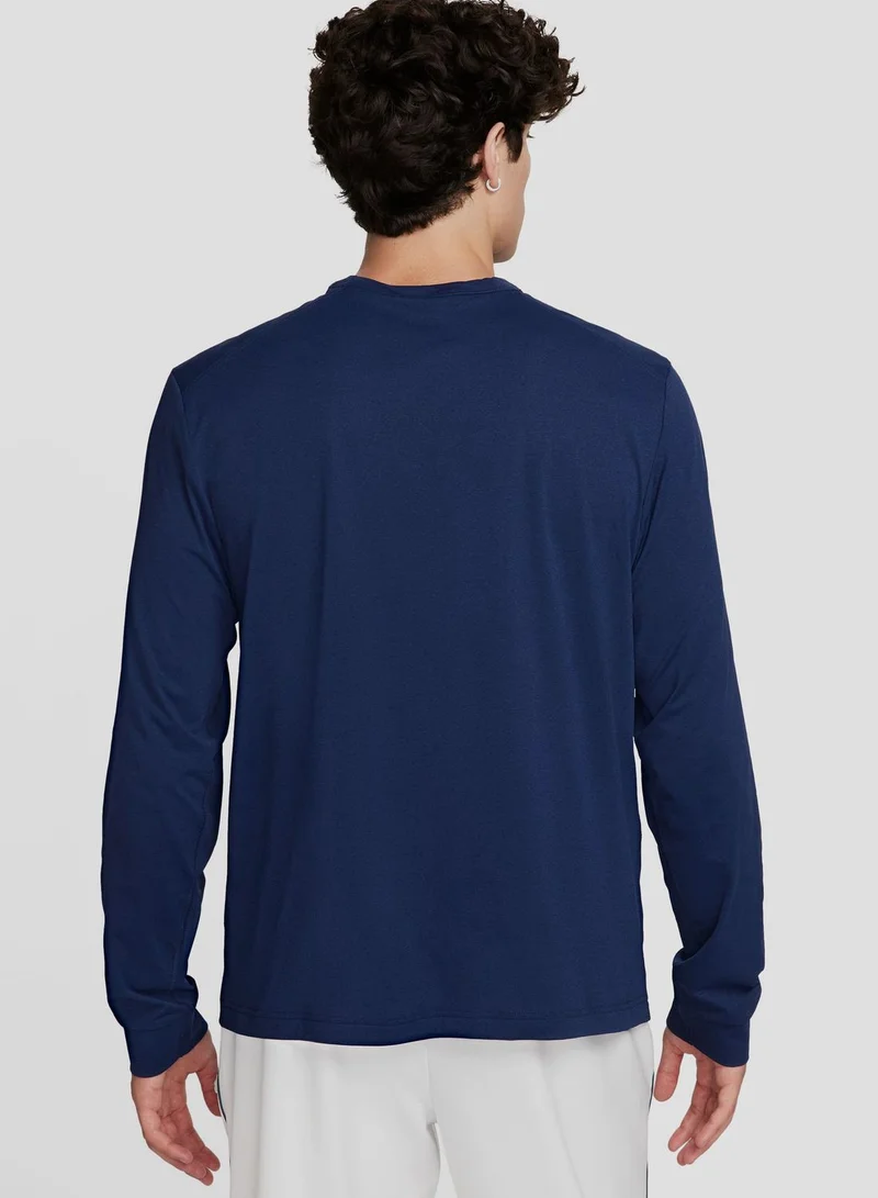 Nike Dri-Fit Track Club Heavy Verse Sweatshirt