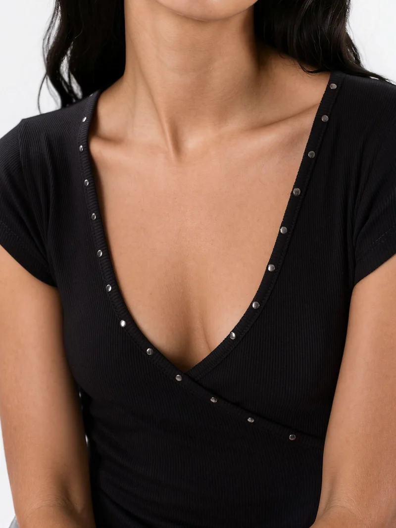 بوسيم BUSEM V-Neck Ribbed Slim Fit Blouse