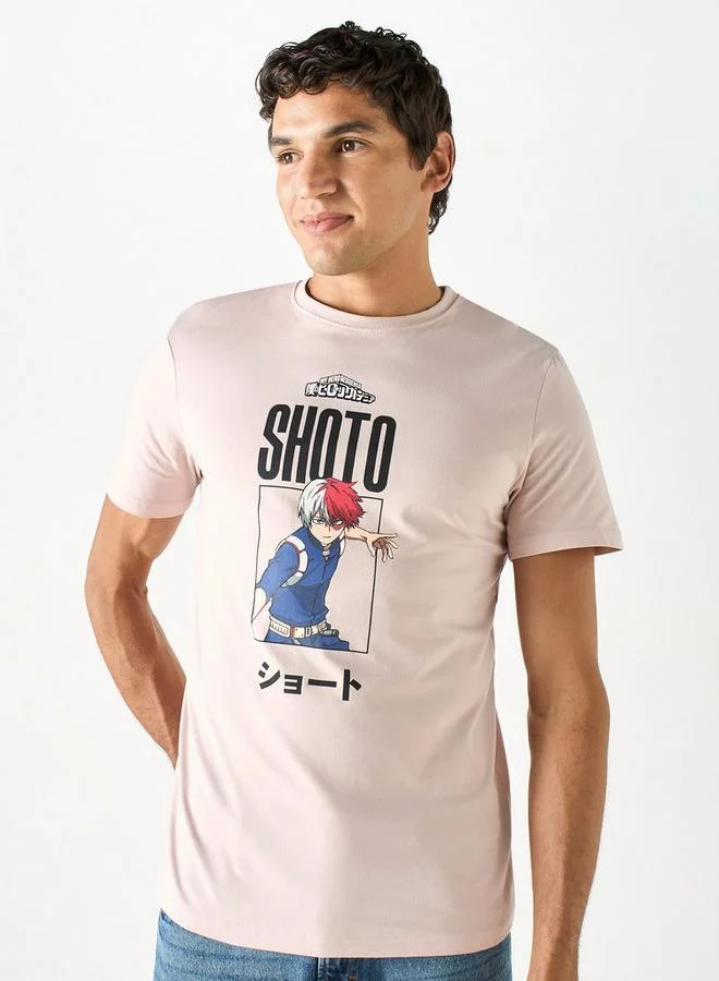 اس بي كاركترز تيشيرت بياقة ضيّقة وأكمام قصيرة وطبعات