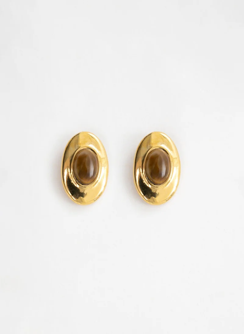 Lichi Oval stud earrings with contrasting stones in the centre