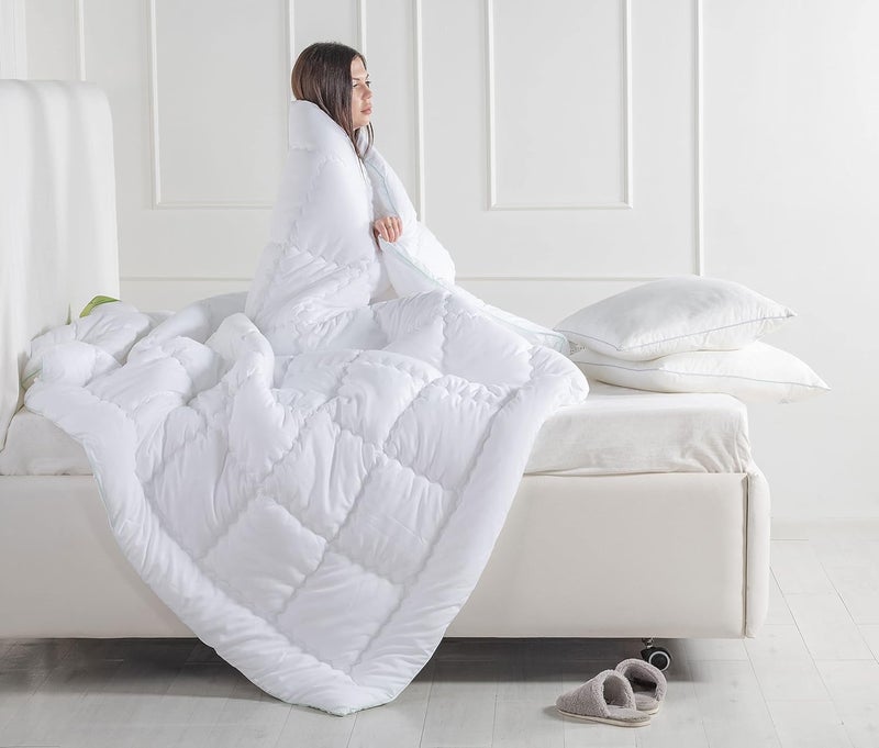 SPREAD SPAIN SPREAD SPAIN Microfiber Aloevera Summer Quilt with Aloevera Gel Coated 220 GSM Ultra Soft Super Cosy Comfort for All Seasons Lightweight Breathable Quilt White Double 90x108 Inches 