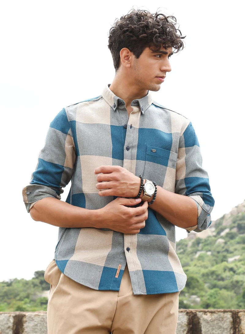كامبوس سوترا Campus Sutra Men's Azure Blue & Off-White Buffalo-Woven Regular Shirt | Button-Down Collar , Long Sleeve Cuffed Sleeves , Button Closure | Checks Checks | Cotton Shirt For Casual Wear