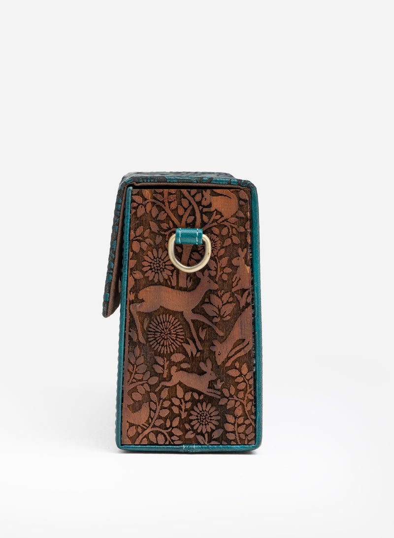 FABRICA KRAFT FABRICAKRAFT Verde Fauna Carved Messenger Bag with Vegetable Tanned Genuine Leather and Teak Wood  - Image 3