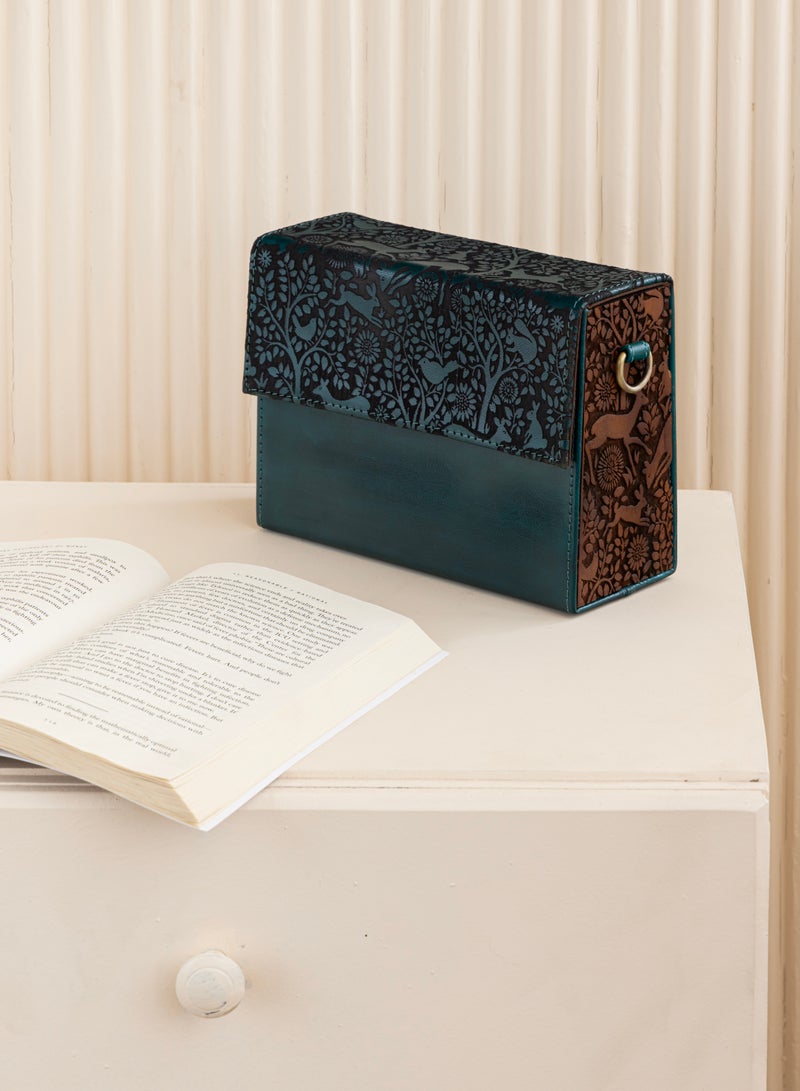 FABRICA KRAFT FABRICAKRAFT Verde Fauna Carved Messenger Bag with Vegetable Tanned Genuine Leather and Teak Wood  - Image 4