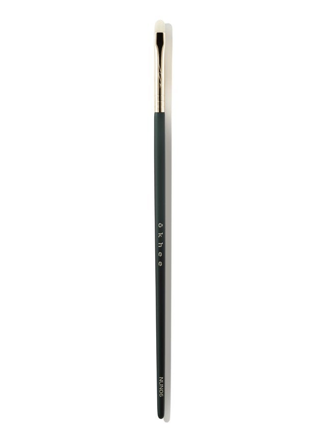 SOO ADOR okhee Eyeline Smudge Brush NUN06 – Professional Korean Eye Makeup Brush, Flat Precision Smudge Brush for Soft Eyeliner, Eyeshadow Blending & Natural Eye Definition - Image 1