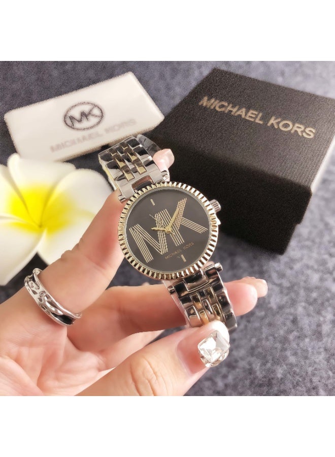MK ساعة ميخايل كورس النسائية ذات اللونين مع قرص شعار مميز وسوار من الفولاذ المقاوم للصدأ