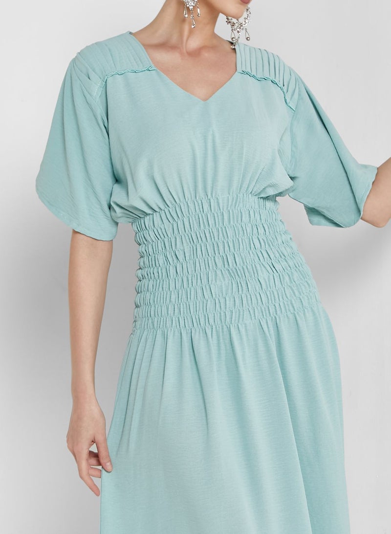 هيا كلوزيت فستان داخلي عباية بياقة على شكل حرف  وطيات عند الخصر - Image 3