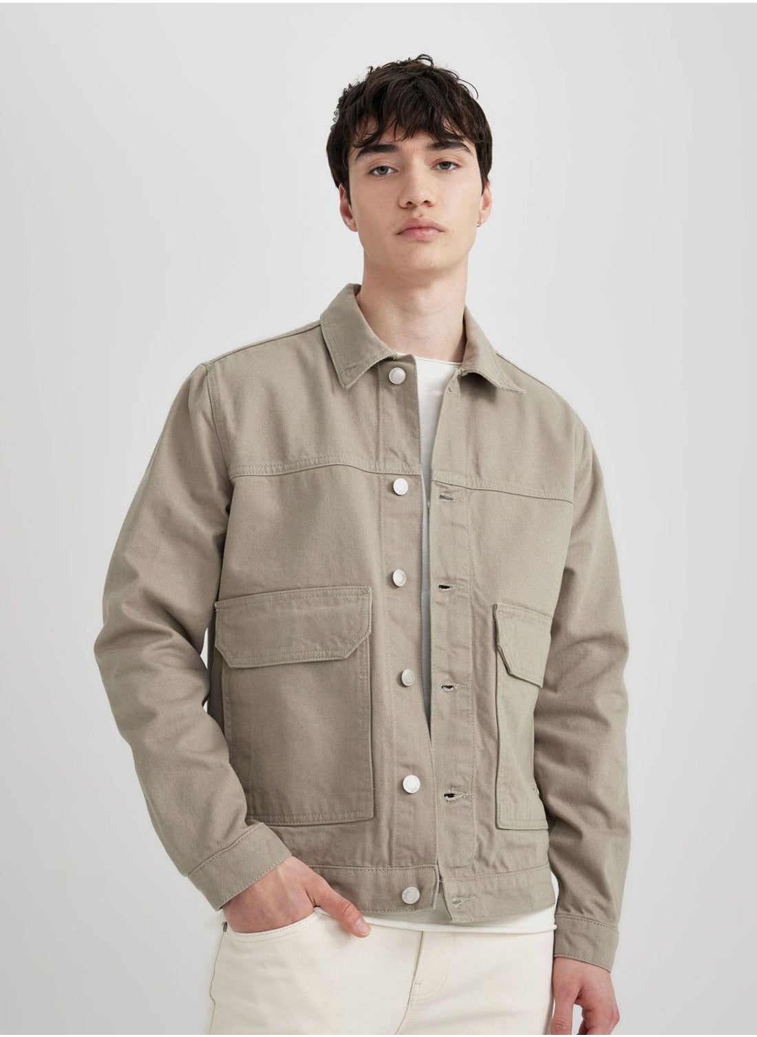 Slim Fit Jean Jacket - https://f.nooncdn.com/p/pzsku/Z2D5B127F5DA025AC9324Z/45/_/1713443016/9407dccc-1434-41f9-87ea-683f3edd3200.jpg?format=jpg&width=original