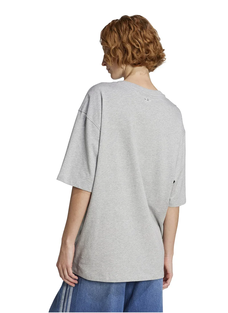 اديداس اوريجينالز Retro Lions Boyfriend T-Shirt