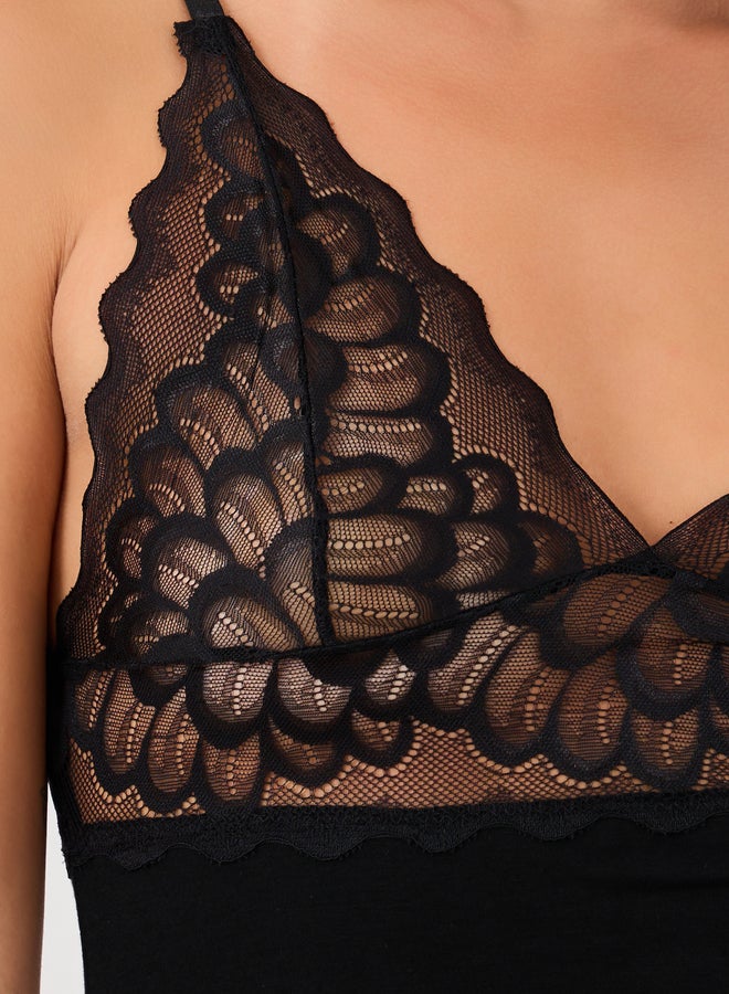 Styli Styli Scallop Lace Edge V Neck Slip  - Image 3