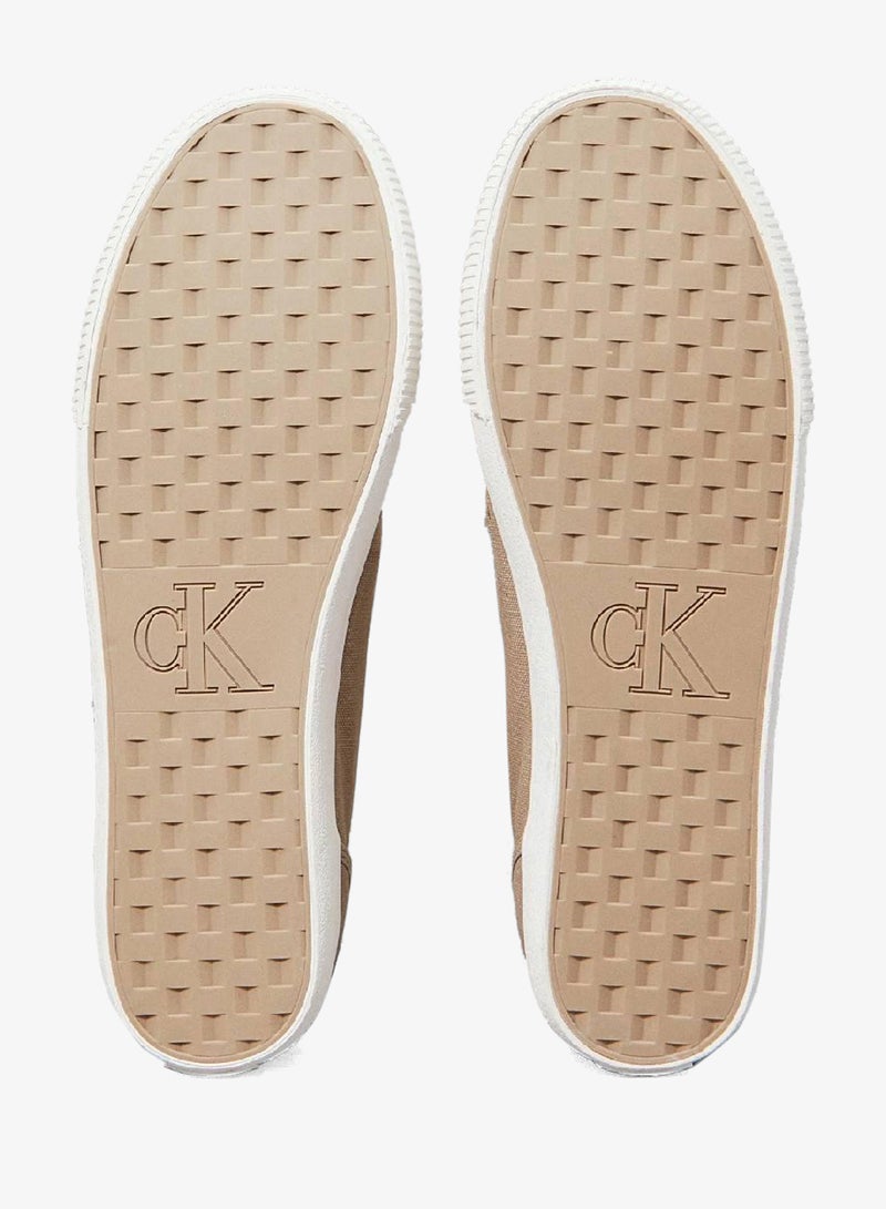 كالفن كلاين جينز حذاء رياضي من الكانفاس برقبة منخفضة - Image 5