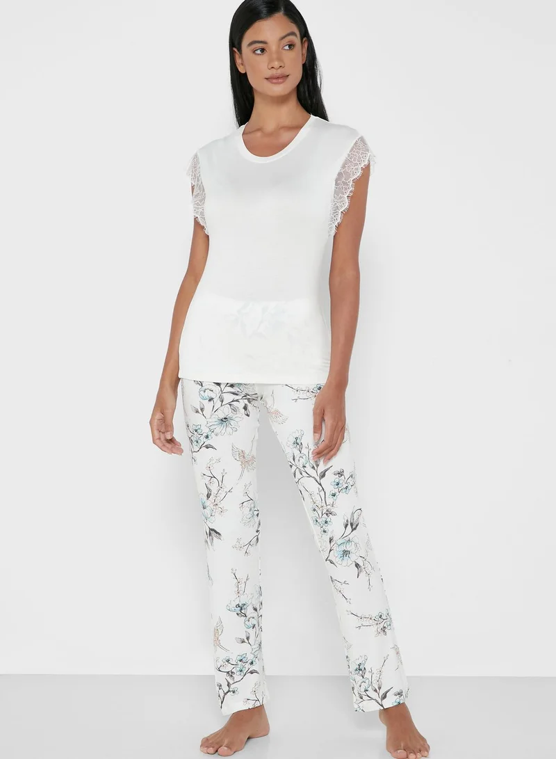 Penyemood Top & Printed Pyjama Set