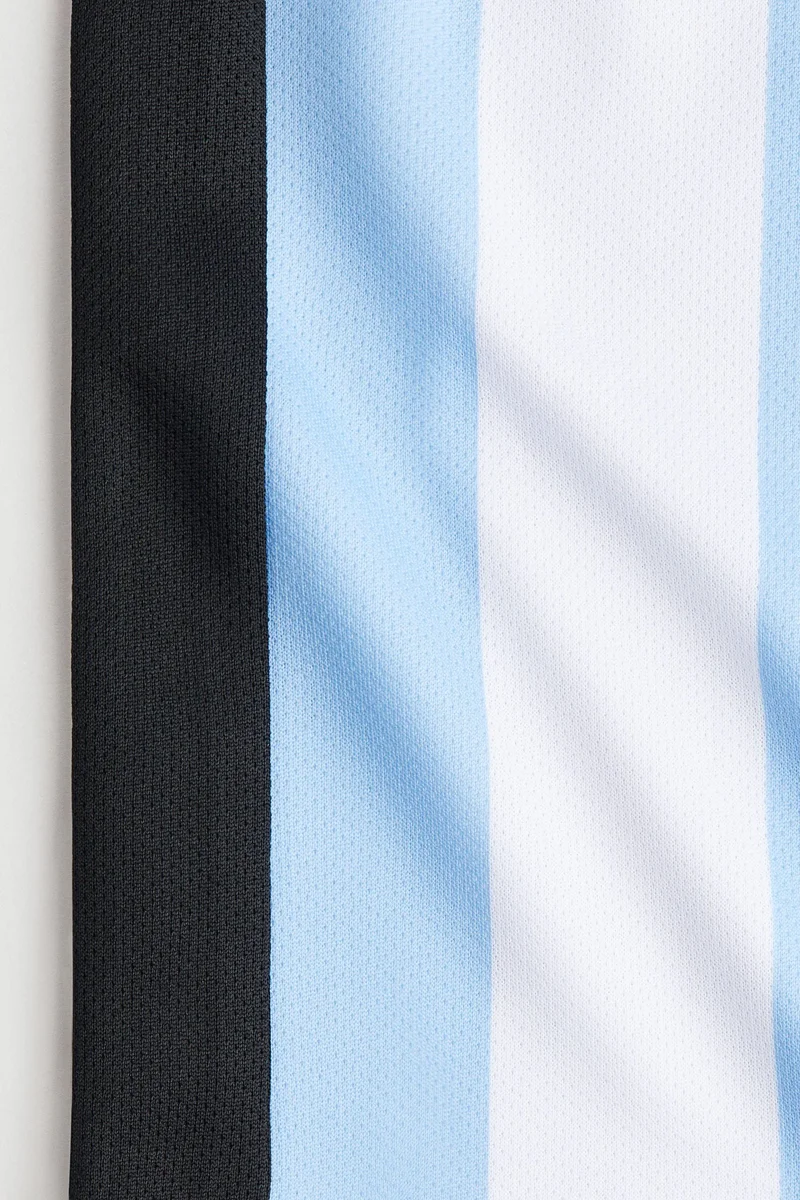 اتش اند ام Printed football shirt