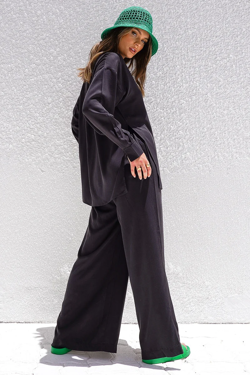 نوماد Wide Leg Trouser with Side Slit