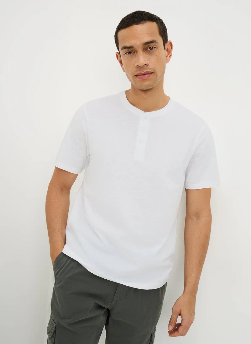 ماتلان White Grandad Collar T-Shirt