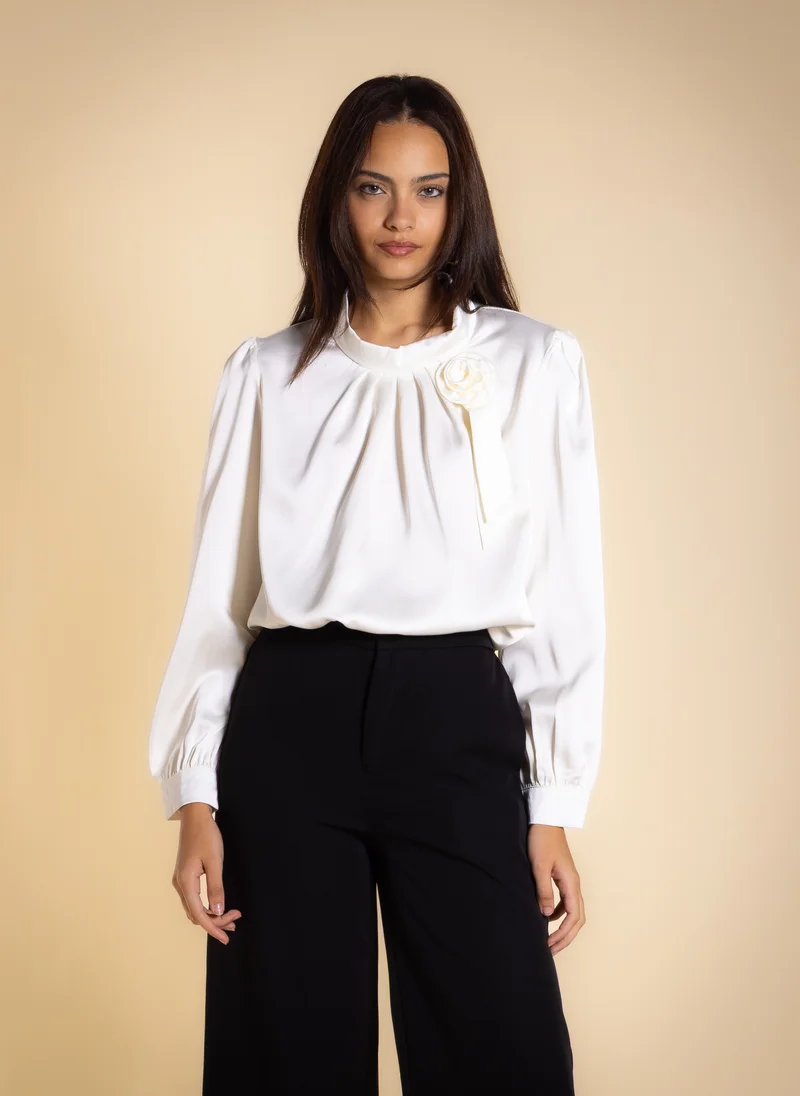 شايبس DETAILED SATIN BLOUSE WITH BROOCH