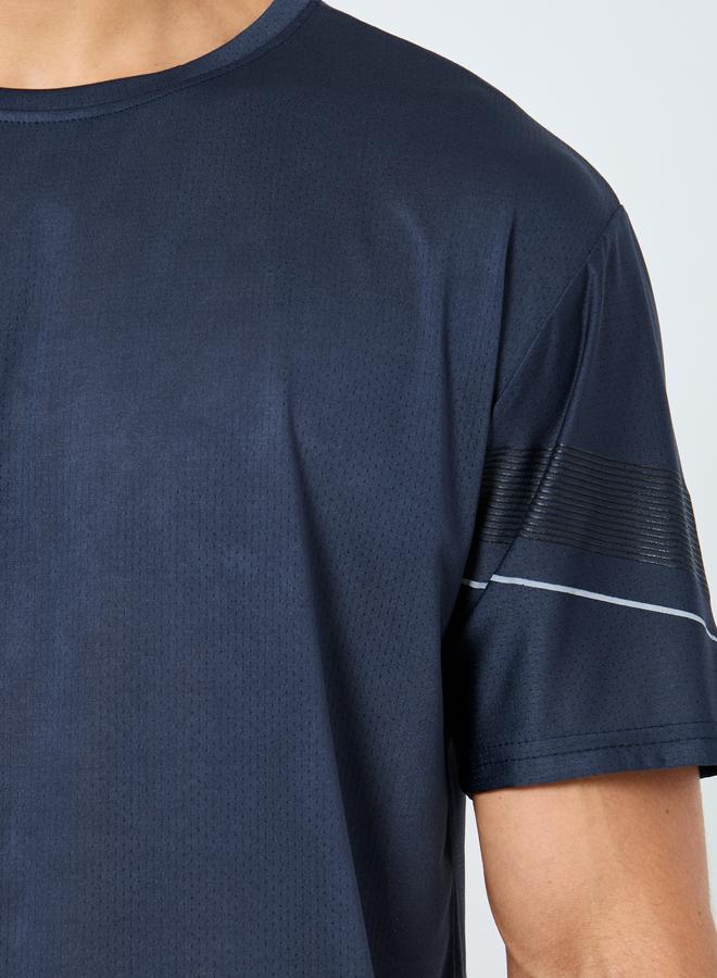 ستايلي اكتيف تيشيرت بقصة عادية وياقة دائرية - Image 3