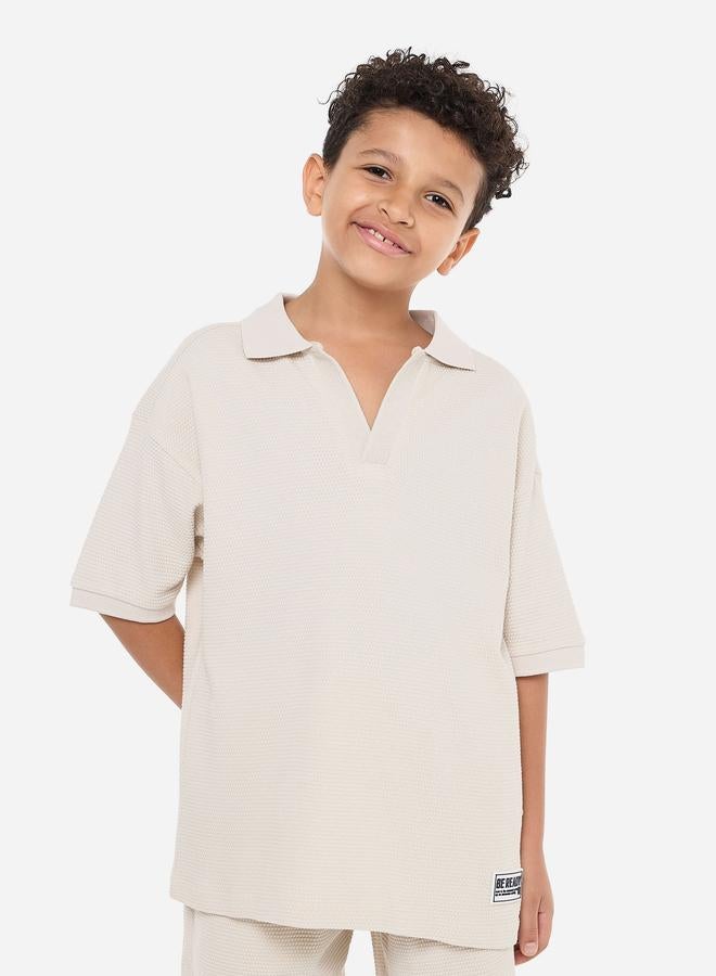 فكتور اند جين طقم قميص بولو ولادي فيكتور آند جين بنقوش وتفاصيل تطريز - Image 3