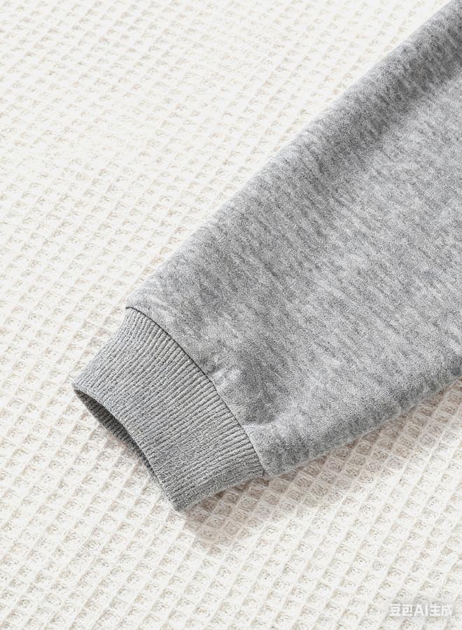 تايك تو هودي بطبعة جرافيك وتفاصيل جيب - Image 5