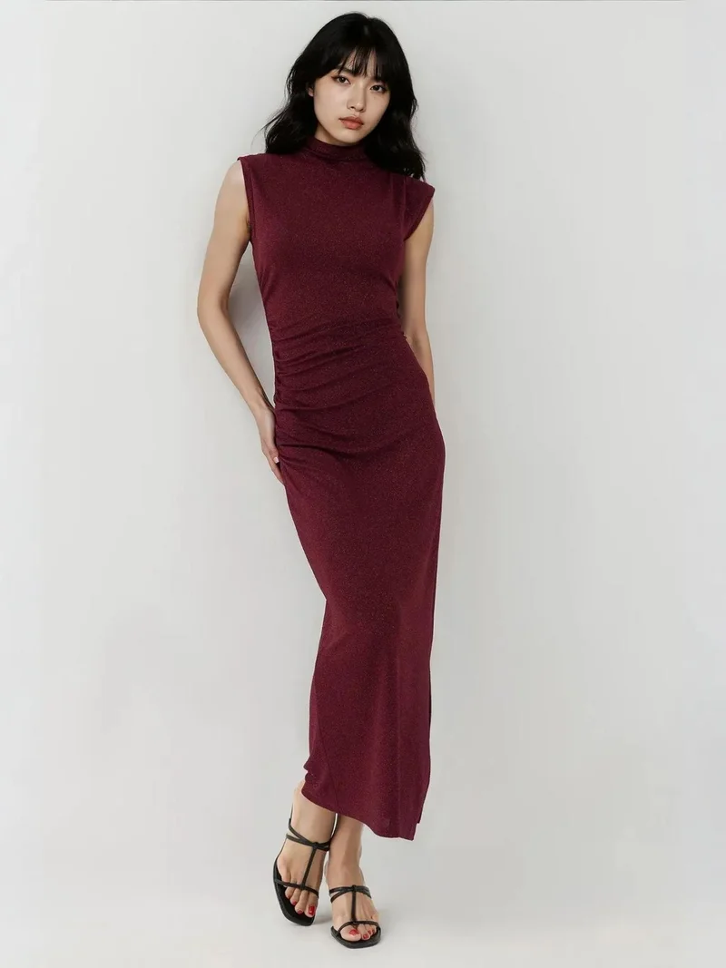 زوبعة فستان ميدي ضيق بدون أكمام مرصع بالترتر