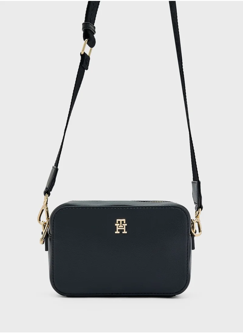 تومي هيلفيغر Logo Detail Zip Over Crossbody