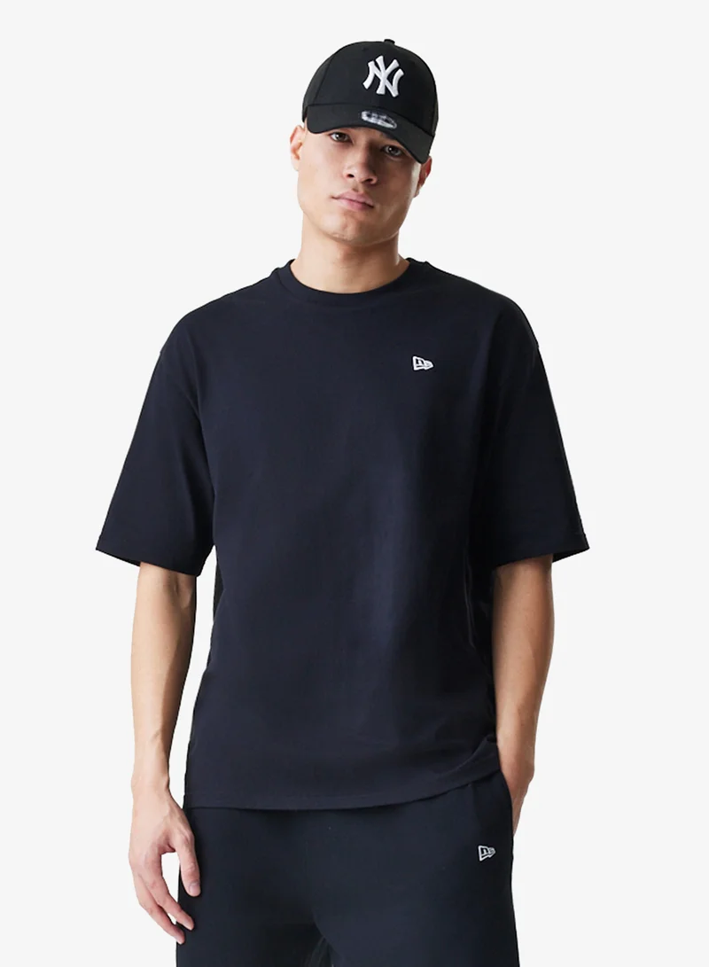NEW ERA Essentials Logo Oversized T-Shirt