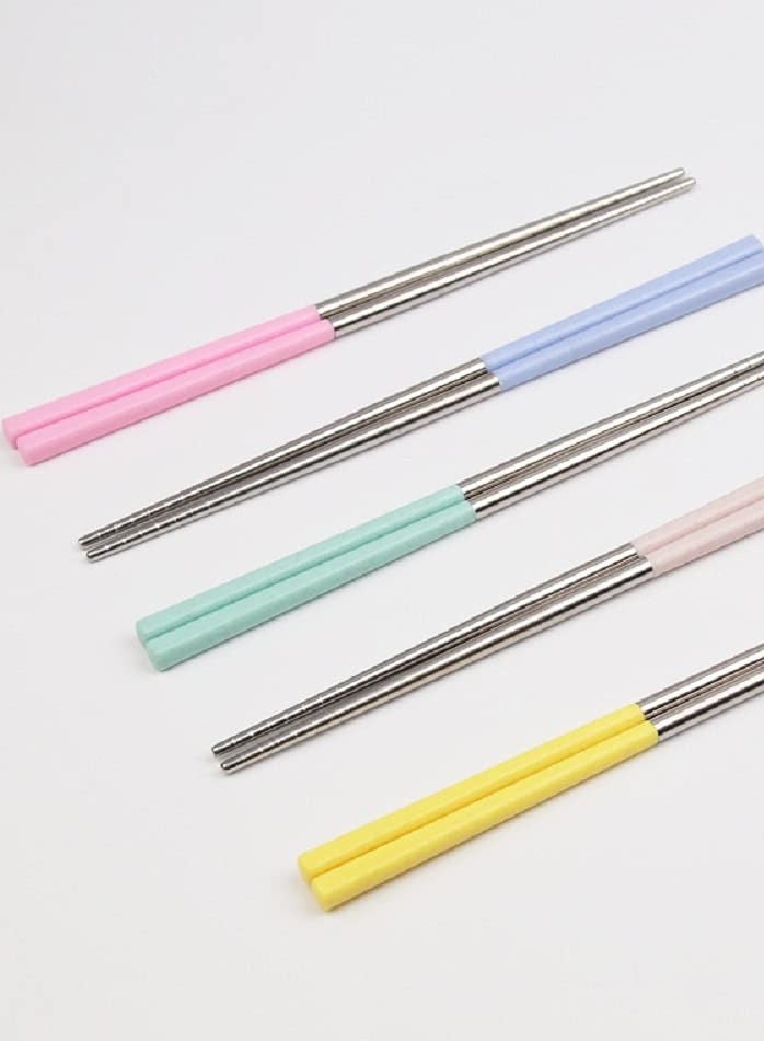 "مجموعة عيدان سوشي ستيكس طعام من الستانلس ستيل 304 - أعواد الأرز والسوشي للأكل، عيدان طعام صيني وياباني وكوري قابلة لإعادة الاستخدام، 5 أزواج خفيفة الوزن وغير منزلقة، أدوات مائدة للأكلات الآسيوية مثل النودلز والرامين، هدايا أصلية للرجال والنساء، آمنة على غسالة الأطباق" - Image 3